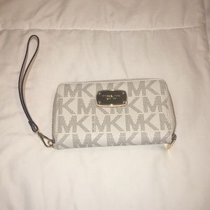 Mk Jet Set Wallet